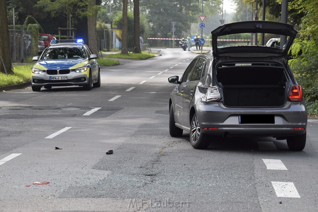 Schwerer Krad PKW Unfall Koeln Muelheim Am Springborn Cottbuserstr P015.JPG - Miklos Laubert